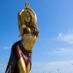 Shakira Big Moment: A Giant Bronze Statue!